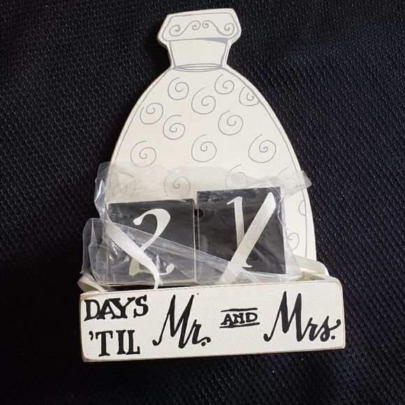 New Primitives by Kathy Countdown to Mr & Mrs Wedding Day Wood Calendar Gift - Picture 1 of 2